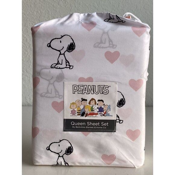 4 Pc Peanuts Snoopy Pink Hearts Valentines Day QUEEN Size Sheet Set Soft NEW - Picture 1 of 11
